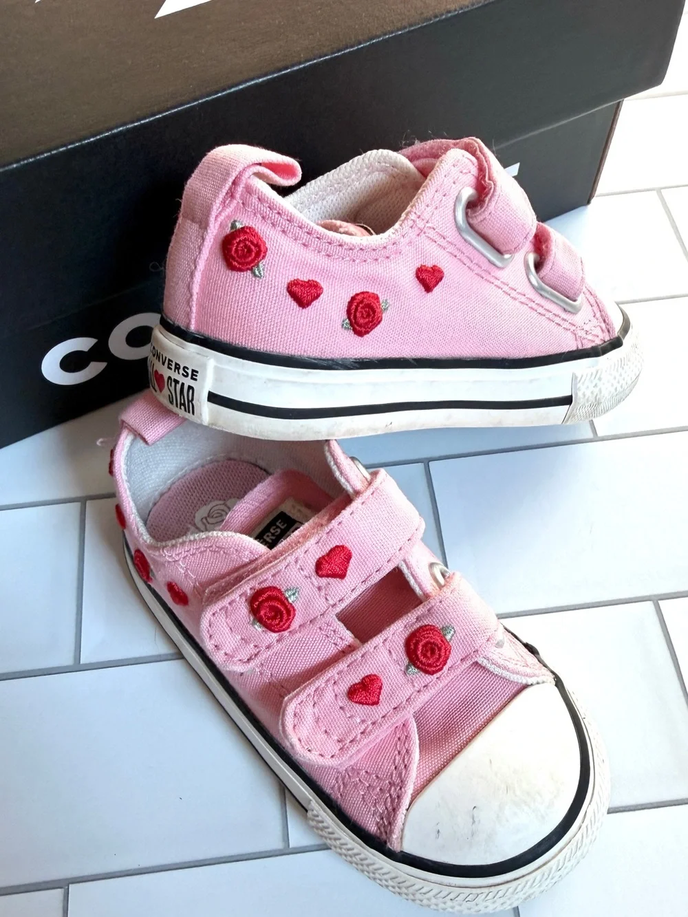5🌹 Converse Chuck Taylor All Star Valentines Day Easy On Pink Red Velcro Shoes
